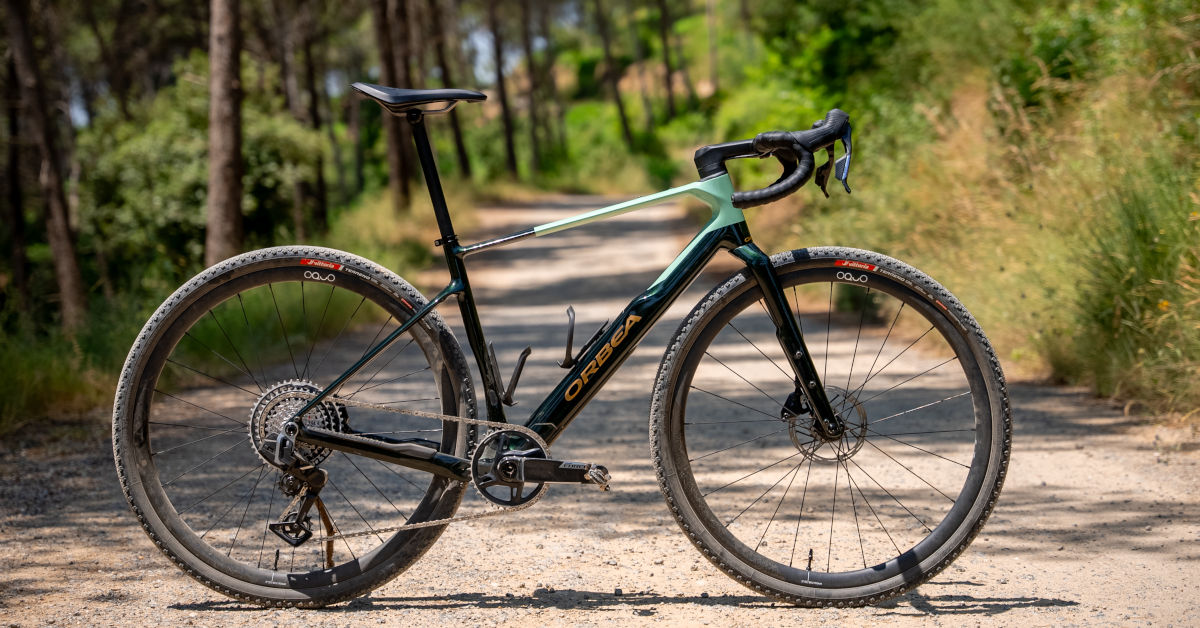 Nueva Orbea Terra 2025: La gravel bike vers&aacute;til que lo cambia todo