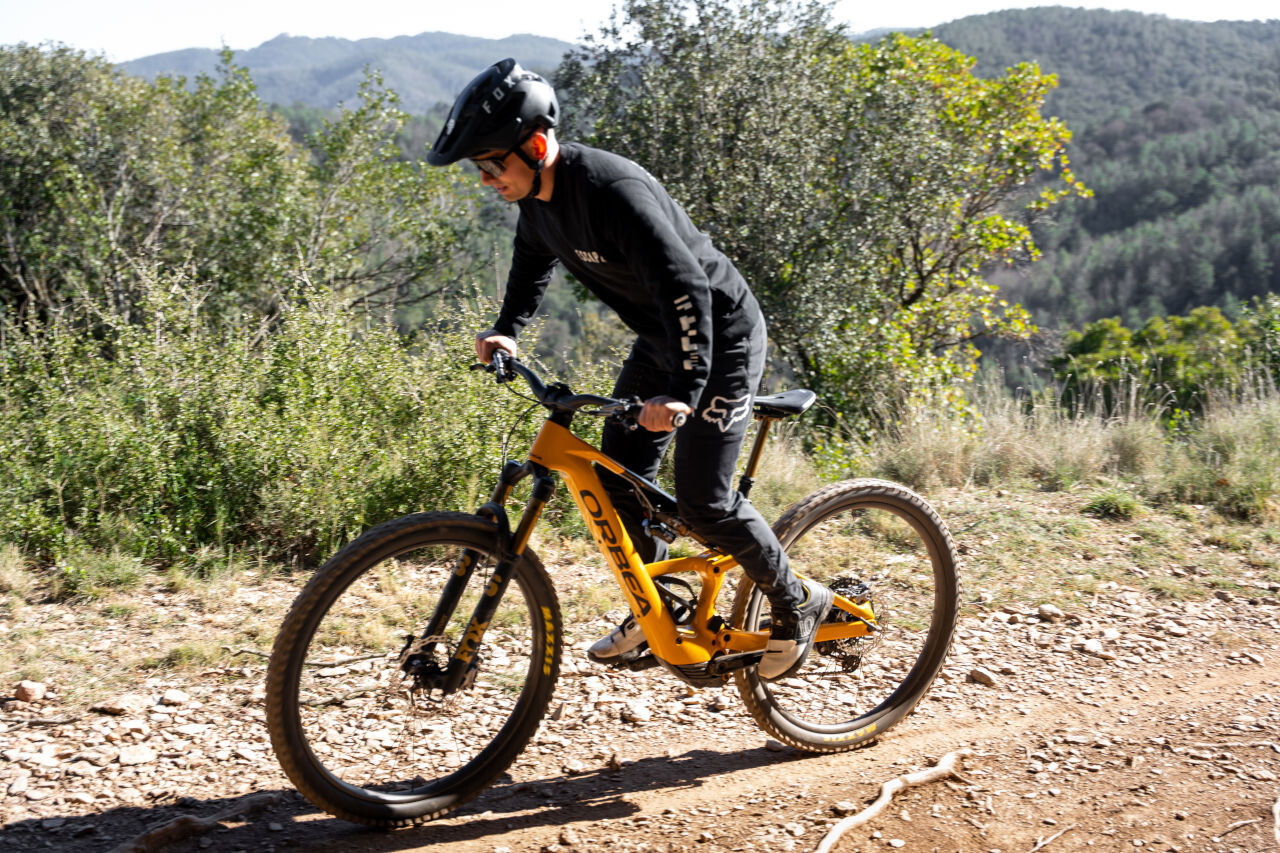 Bicicleta r&iacute;gida vs doble suspensi&oacute;n: Comparativa MTB