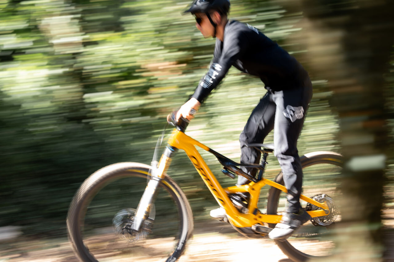 Bicicleta r&iacute;gida vs doble suspensi&oacute;n: Comparativa MTB