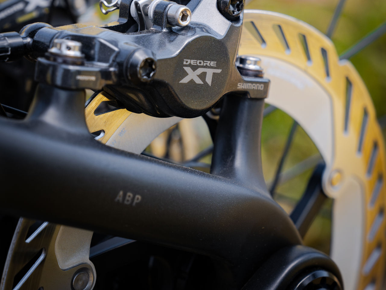 Shimano XT Di2: El cambio electr&oacute;nico llega al MTB sin cables y sin l&iacute;mites