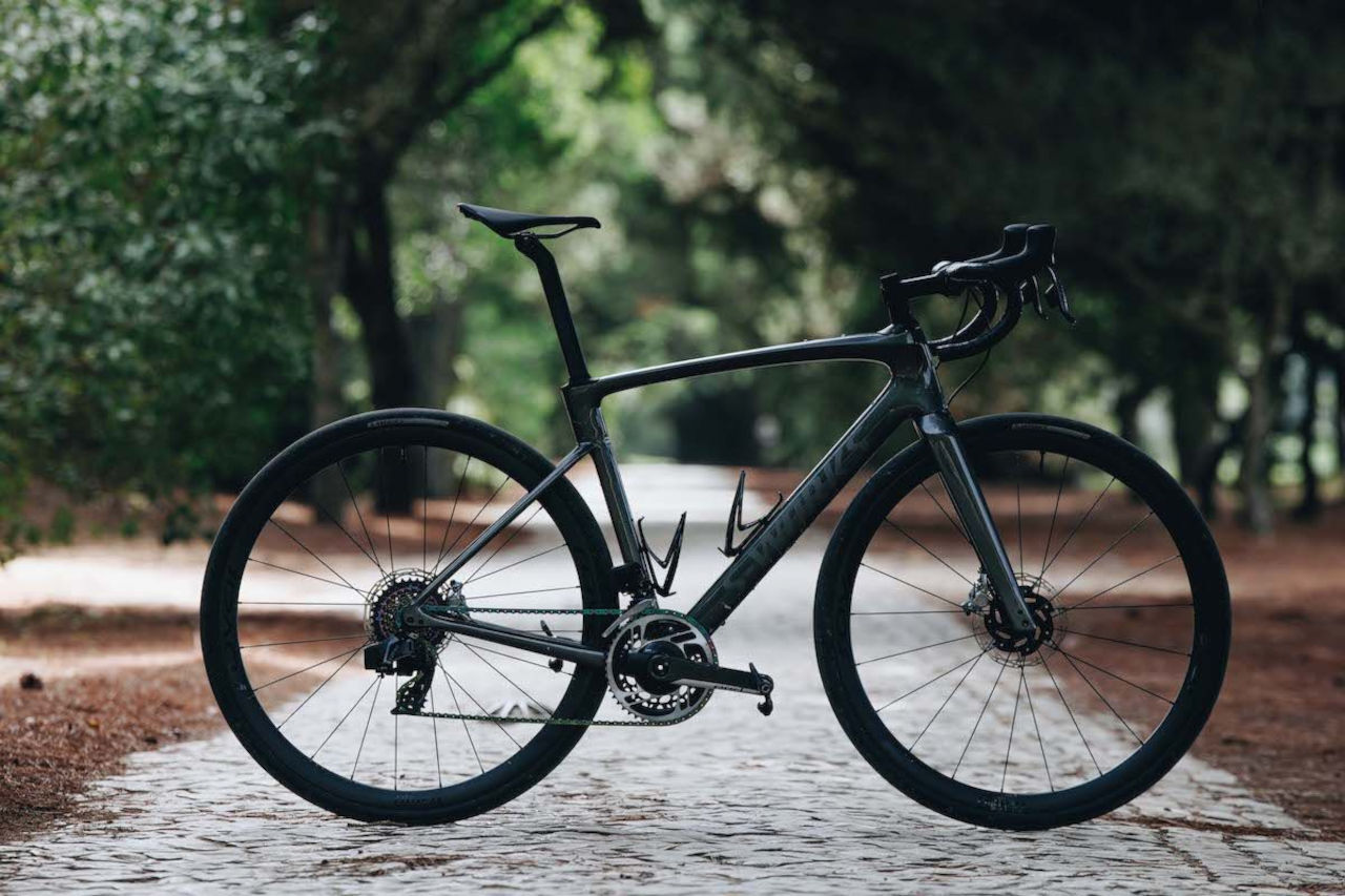 Duelo en el pavé: Specialized Roubaix 22 y Roubaix 23