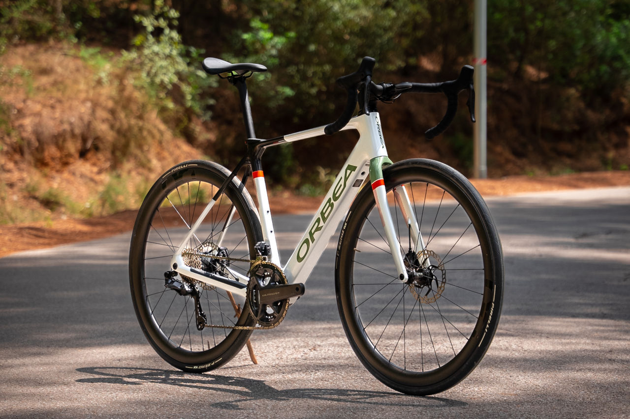 Las mejores bicicletas el&eacute;ctricas de carretera en 2023